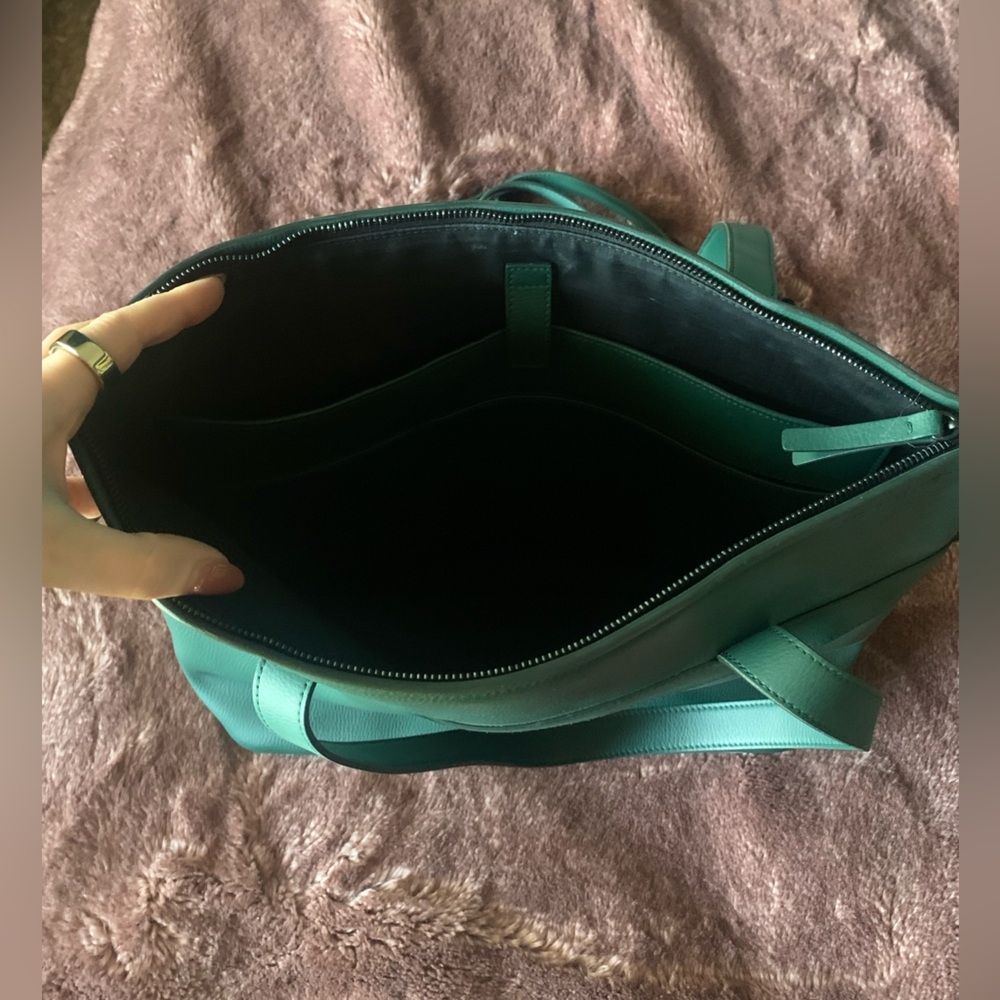 {{von holzhausen)) The Zipper Tote in Green - Picture 7 of 10